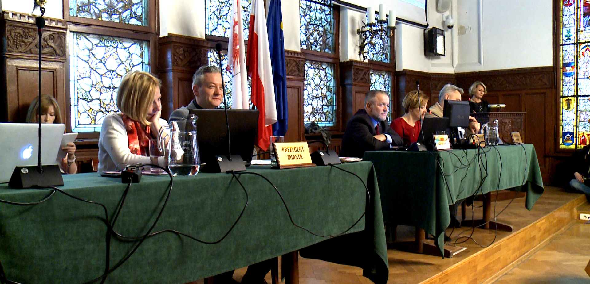 Mniej na mieszkania