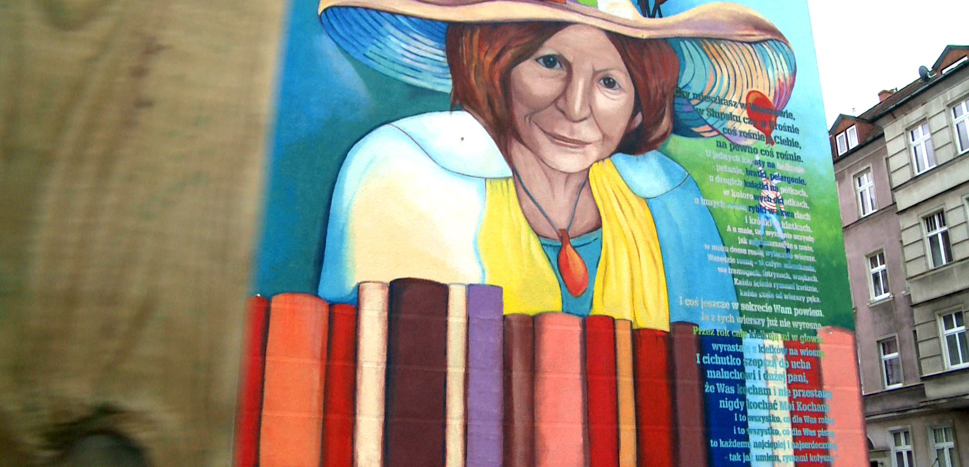 Mural z interwencją