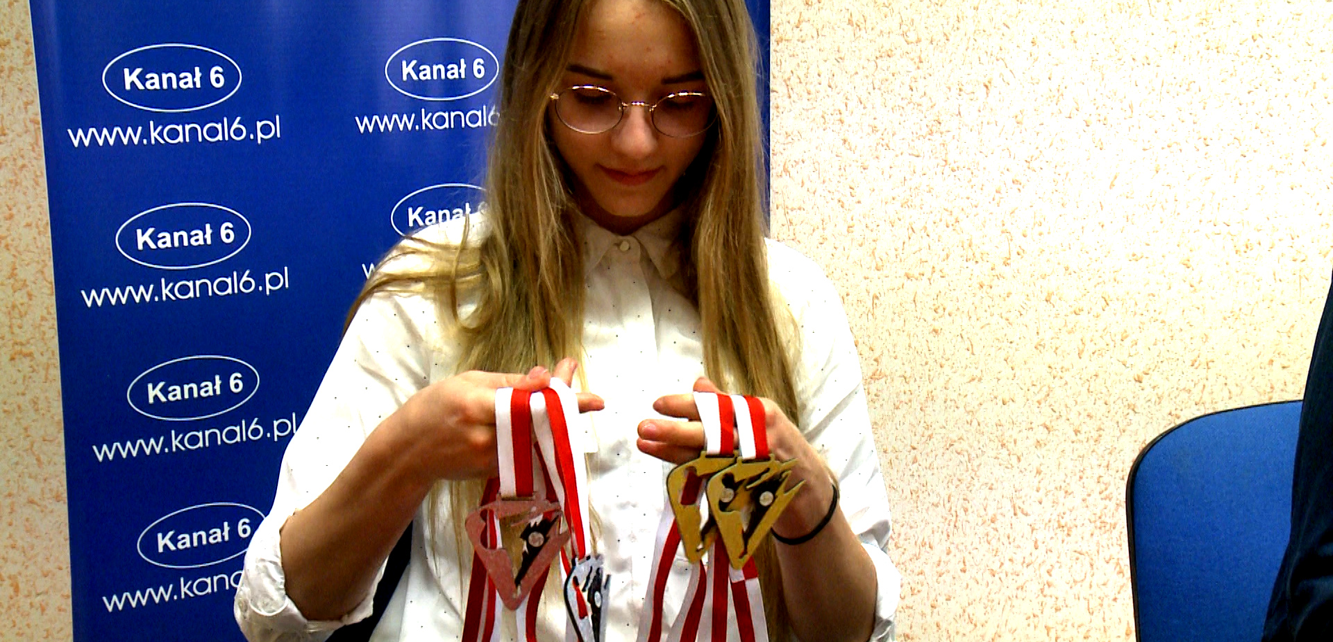 Zawodniczka z medalami