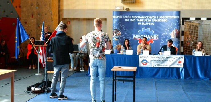 W Mechaniku debatowali po angielsku