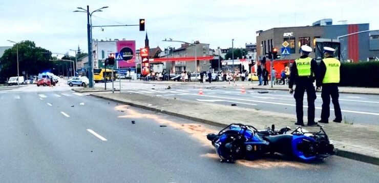 Kierowca mercedesa zatrzymany. Motocyklista walczy o życie