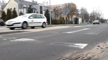 Uwaga, odnawianie oznakowania poziomego dróg