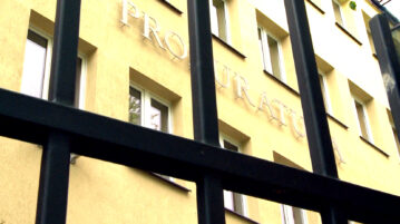 Komunikat prokuratury dotyczący ataku na policjanta
