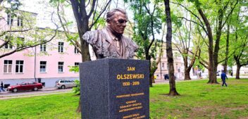 4 czerwca – oficjalne odsłonięcie pomnika Jana Olszewskiego w Słupsku