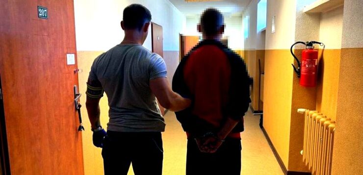 Sprawcy rozboju oraz paser w rękach policjantów