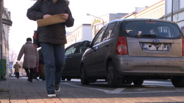 Co ze sprzątaniem chodników zajętych przez płatne parkingi?