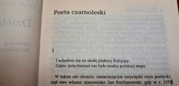 Wspólne czytanie poezji Jana Kochanowskiego na słupskich bulwarach. Aktualizacja