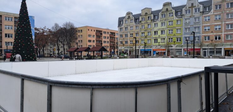 Lodowisko jest, a pytań coraz więcej