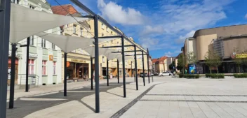 Stary Rynek w Słupsku w wiosenno-świątecznej odsłonie
