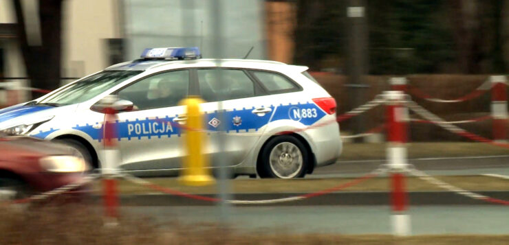 Szarpał, opluł kobietę, bo nie spodobał mu się jej manewr na drodze