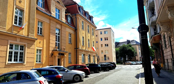 Rodzice zastępczy z zarzutami zabójstwa dziecka