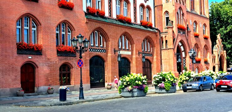 Pułapka systemu kaucyjnego – ubogi żółty worek i podwyżki opłat za śmieci. Jest projekt uchwały