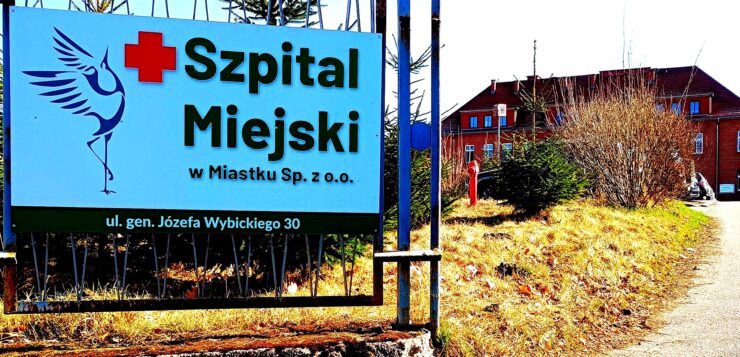 Karetka, sprzęt medyczny i leki. Nocne włamanie do szpitala w Miastku