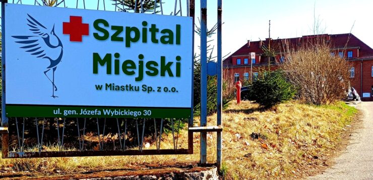 Karetka, sprzęt medyczny i leki. Nocne włamanie do szpitala w Miastku